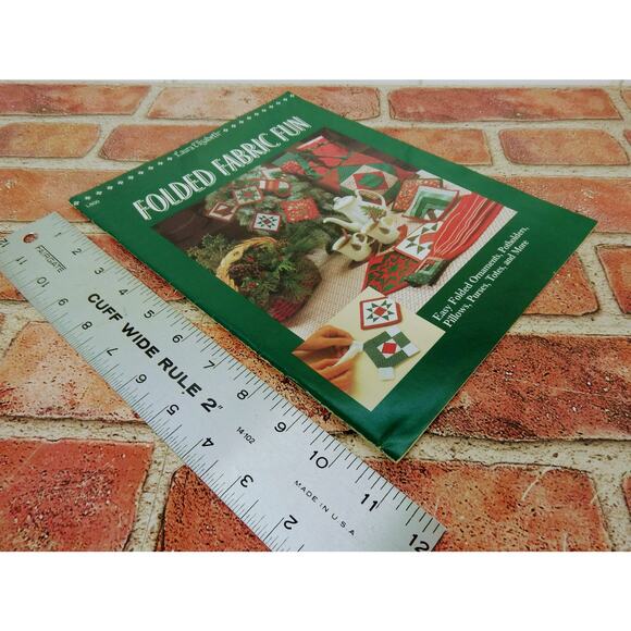 Folded Fabric Fun - Vtg 1990 Crafting Ornaments Potholders Pillows‎ Purses Totes - Picture 8 of 8
